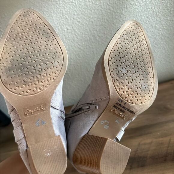 Qupid Light Grey Ankle Booties Size 6 - Picture 7 of 11